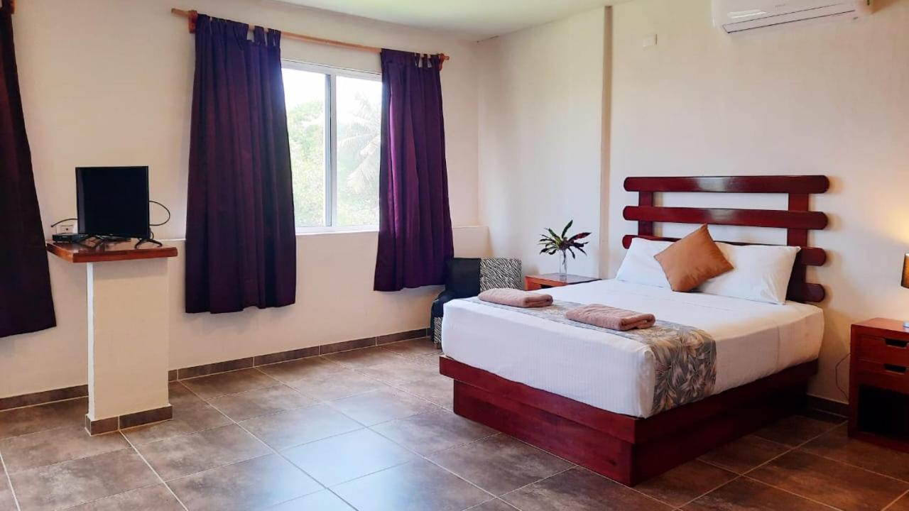 Porto Coral Hotel & Suites Chetumal Zewnętrze zdjęcie